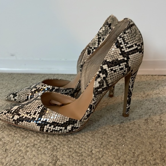 Express Python Heels-Size 8 - Picture 2 of 5
